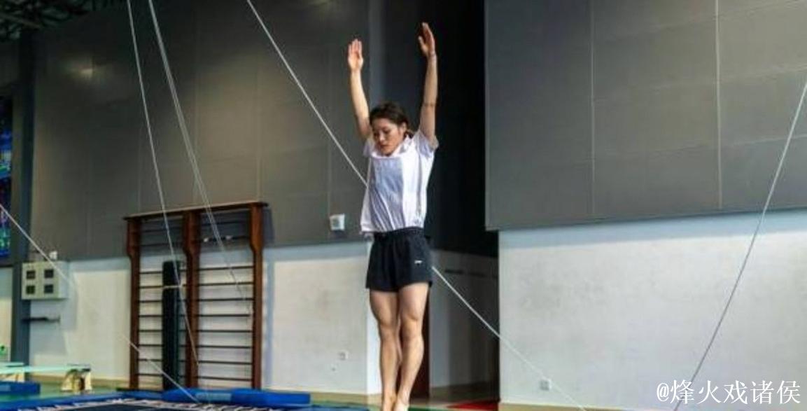 她在球场上全能称王