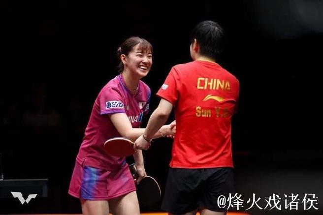 长崎美柚晒与孙颖莎握手合影，回顾2025年WTT比赛